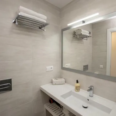 Mombasa 1 Planta Nerja